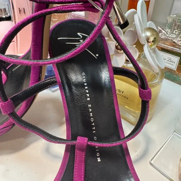 Giuseppe Zanotti - Picture 6 of 8